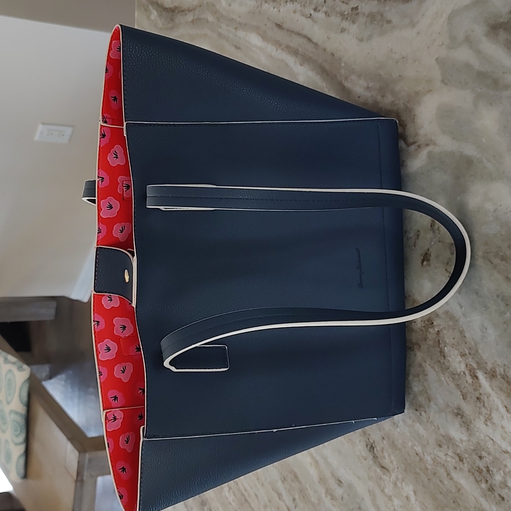 Tommy Bahama navy blue tote bag